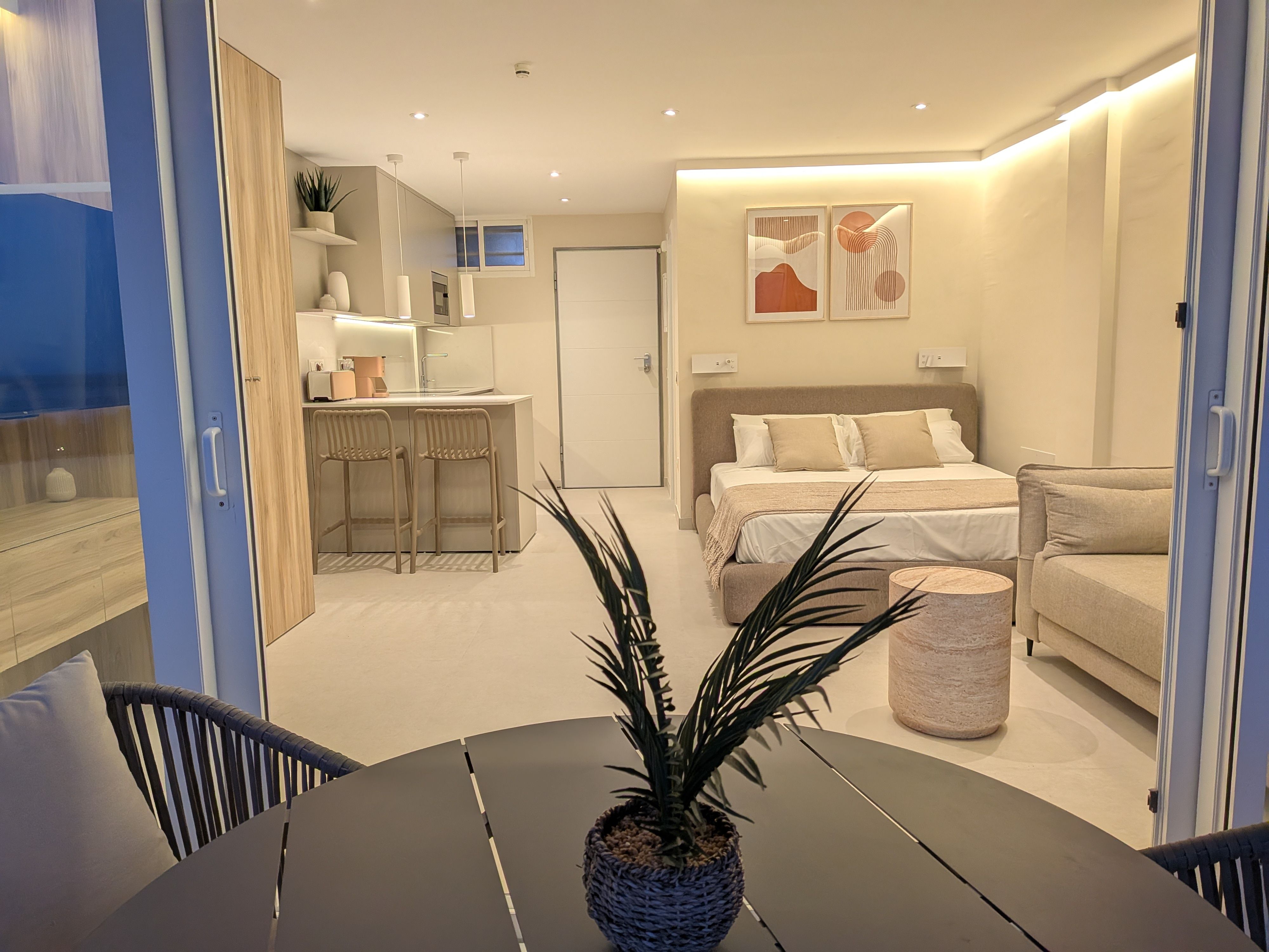 Coronado Suites — Estudio reformado con vistas al Mediterráneo y piscina – Marbesa — 7