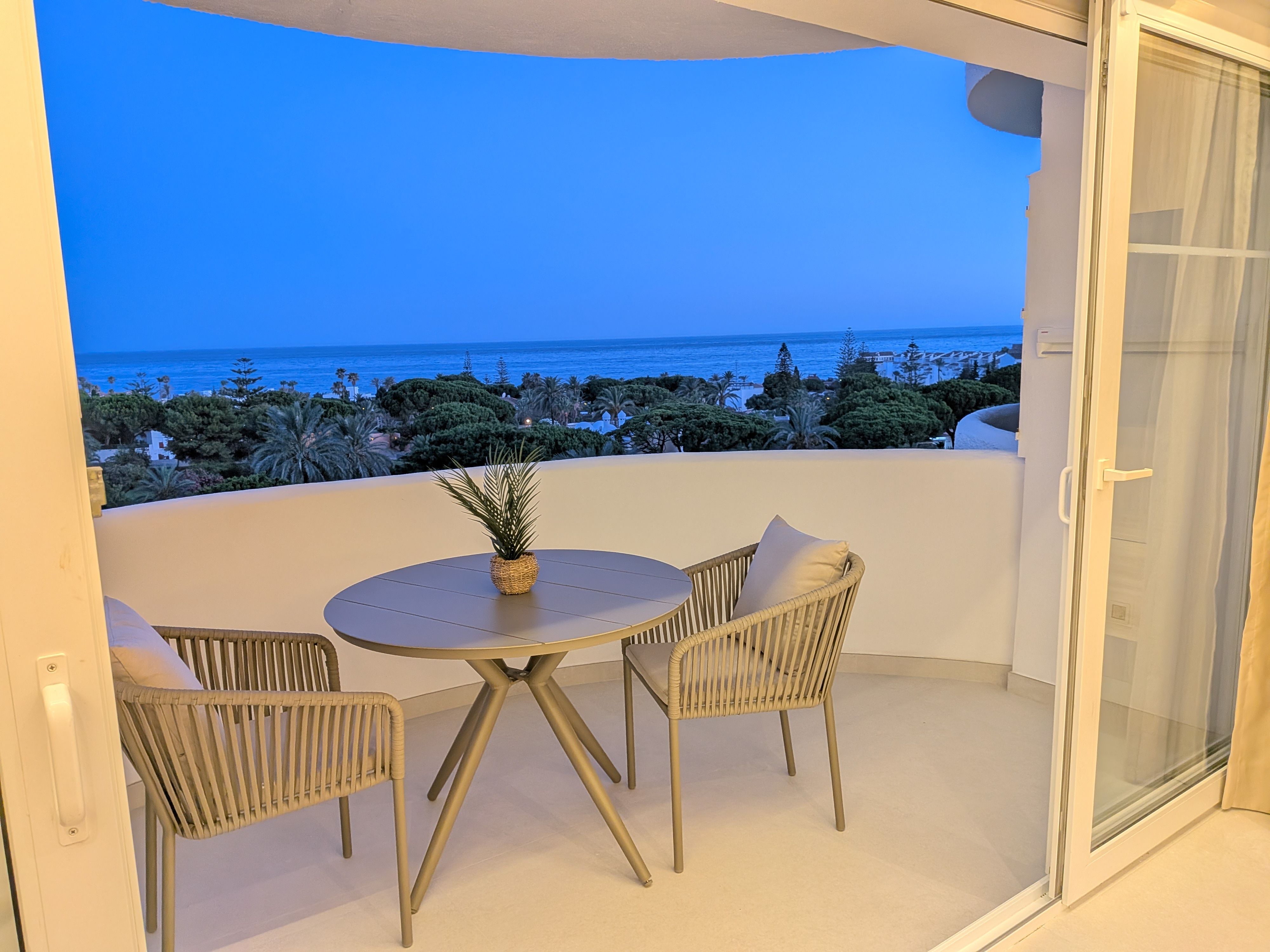 Coronado Suites — Estudio reformado con vistas al Mediterráneo y piscina – Marbesa — 13