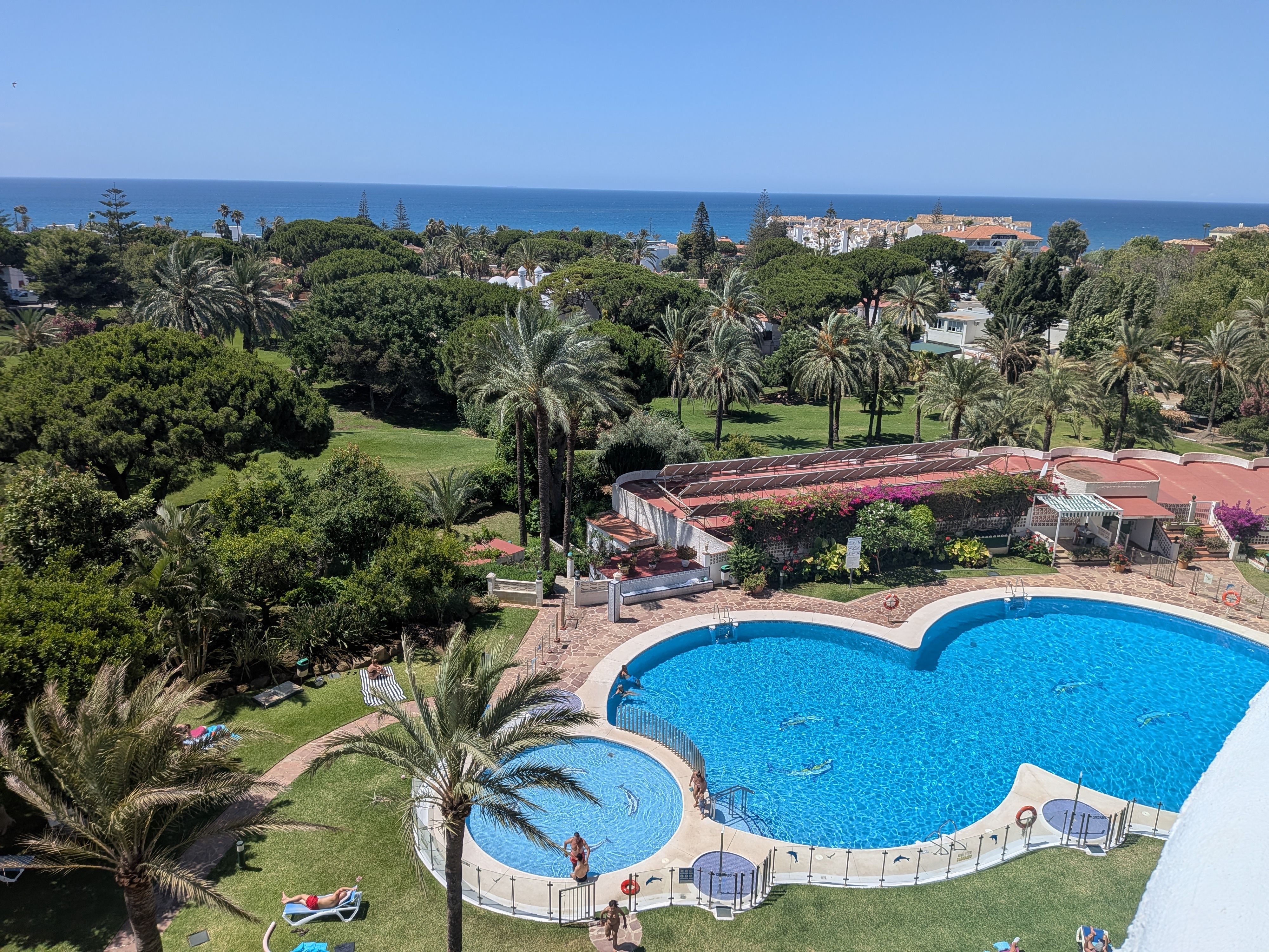 Coronado Suites — Estudio reformado con vistas al Mediterráneo y piscina – Marbesa — 16