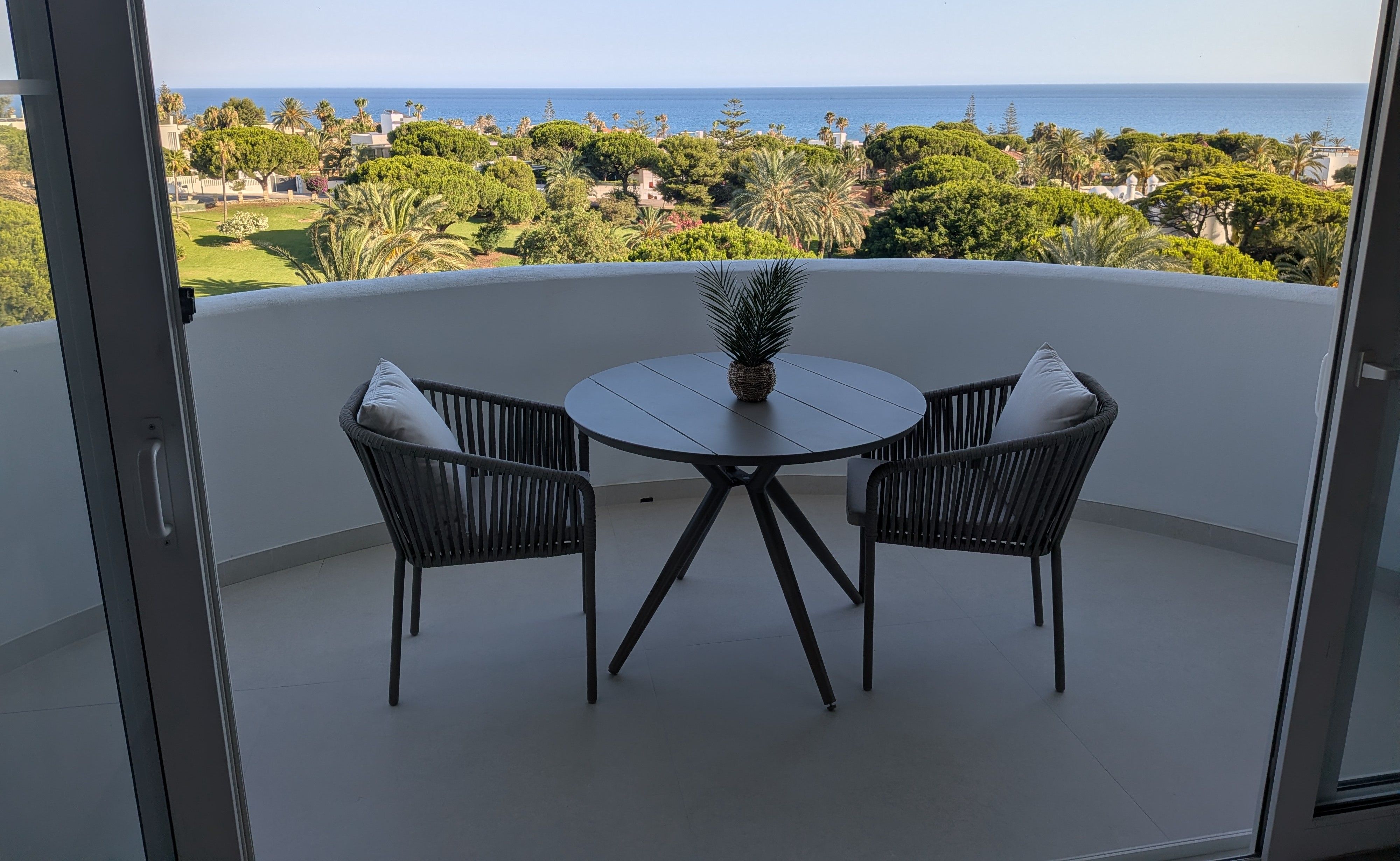 Coronado Suites — Estudio reformado con vistas al Mediterráneo y piscina – Marbesa