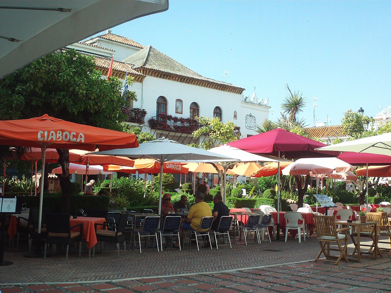 La Plaza de los Naranjos en el casco antiguo de Marbella
